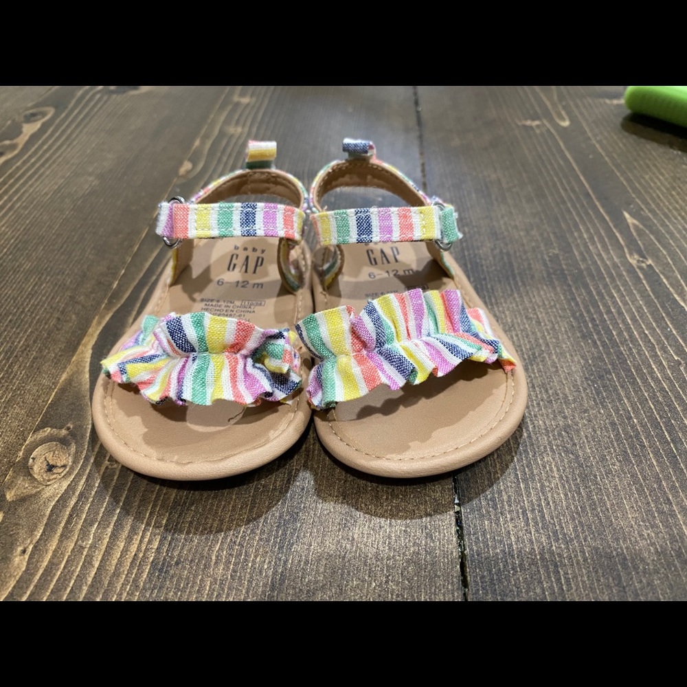 Bsby Gap sandals